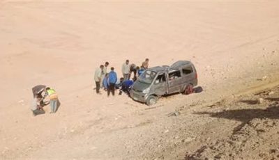 إصابة 6 أشخاص إثر انقلاب سيارة بطريق صحراوي أسيوط